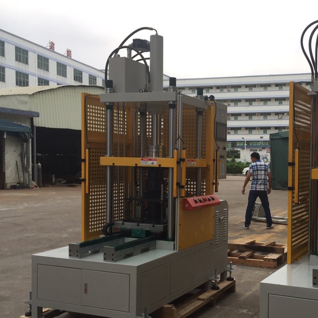 帶滑臺(tái)壓鑄件切邊機(jī) 四柱液壓機(jī)帶滑臺(tái)